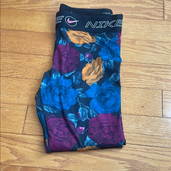 Nike Floral Leggings - Picture 3 of 4